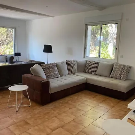 Alba Yourhosthelper Villa